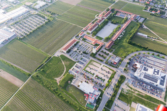 Le Quartier-Hornbach in Neustadt an der Weinstraße im Bundesland Rheinland-Pfalz, Deutschland aus der Luft