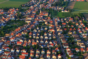 Katholische Pfarrkirche St. Leo der Große im Ortsteil Rödersheim in Rödersheim-Gronau im Bundesland Rheinland-Pfalz, Deutschland