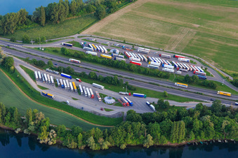 Autobahnparkplatz Spitzenrheinhof an der A61 in Speyer im Bundesland Rheinland-Pfalz, Deutschland