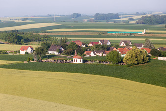 Drohnenaufname von Salmbach im Bundesland Bas-Rhin, Frankreich