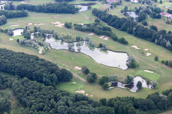 Schrägluftbild von Soufflenheim, Golf Club im Bundesland Bas-Rhin, Frankreich