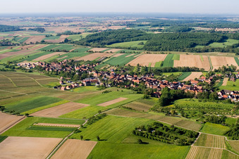 Drohnenaufname von Cleebourg im Bundesland Bas-Rhin, Frankreich