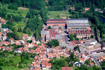 Drohnenaufname von Zinswiller im Bundesland Bas-Rhin, Frankreich