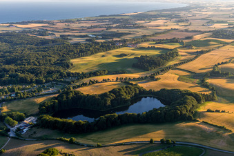 Borre (DK), Møns Klint Resort og Camping im Bundesland Sjælland, Dänemark von oben