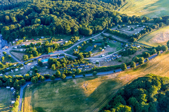Borre (DK), Møns Klint Resort og Camping im Bundesland Sjælland, Dänemark aus der Drohnenperspektive