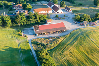 Klintholm Møn (DK), Klintholm Gods in Borre im Bundesland Sjælland, Dänemark aus der Luft
