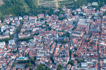 Marktplatz in Neustadt an der Weinstraße im Bundesland Rheinland-Pfalz, Deutschland