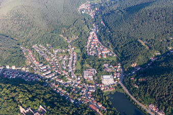 B37 im Ortsteil Hausen in Bad Dürkheim im Bundesland Rheinland-Pfalz, Deutschland
