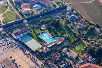 Festbau und Kurhaus- Gebäude Freizeitbad Salinarium in Bad Dürkheim im Bundesland Rheinland-Pfalz, Deutschland