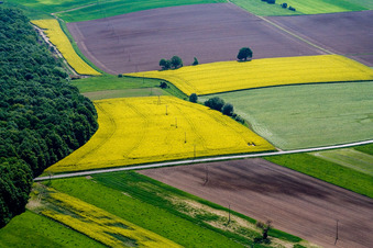 Ernolsheim-lès-Saverne im Bundesland Bas-Rhin, Frankreich aus der Luft