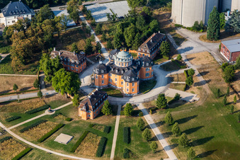Gebäude und Parkanlagen der Eremitage in Waghäusel im Bundesland Baden-Württemberg, Deutschland
