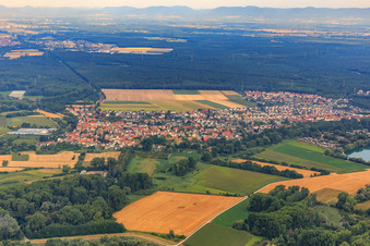 Ortsansicht aus Osten im Ortsteil Sondernheim in Germersheim im Bundesland Rheinland-Pfalz, Deutschland