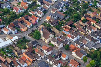 St. Anna-Kirche in der Ortsmitte in Kuhardt im Bundesland Rheinland-Pfalz, Deutschland