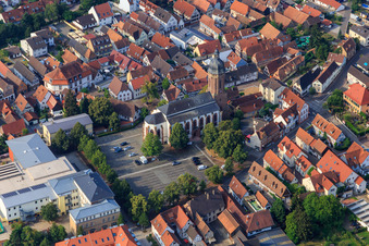 St. Georgskirche - Prot. Kirchengemeinde Kandel am Marktplatz im Bundesland Rheinland-Pfalz, Deutschland