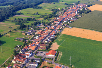 Saarstraße aus Nordosten in Kandel im Bundesland Rheinland-Pfalz, Deutschland