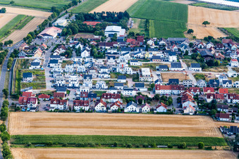 Neubaugebiet Am Römerberg im Ortsteil Heiligenstein im Bundesland Rheinland-Pfalz, Deutschland aus der Luft