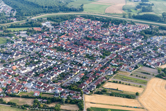 Ortsteil Rußheim in Dettenheim im Bundesland Baden-Württemberg, Deutschland aus der Luft