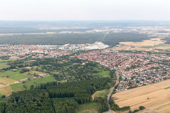 Ortsteil Graben in Graben-Neudorf im Bundesland Baden-Württemberg, Deutschland aus der Drohnenperspektive