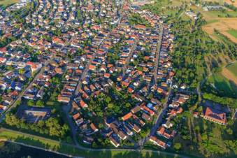 Am Altrhein und Althreinhalle im Ortsteil Plittersdorf in Rastatt im Bundesland Baden-Württemberg, Deutschland