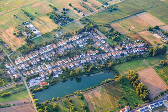 Bruchweg im Ortsteil Knielingen in Karlsruhe im Bundesland Baden-Württemberg, Deutschland