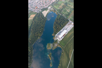 Baggersee Rohrköpfle, Gewerbegebiet Schlangenlach in Linkenheim-Hochstetten im Bundesland Baden-Württemberg, Deutschland