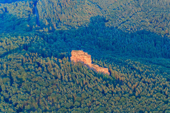 Asselstein von Westen in Wernersberg im Bundesland Rheinland-Pfalz, Deutschland