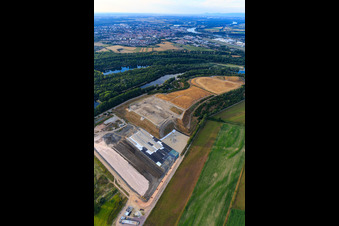 BASF Deponie auf der Insel Flotzgrün im Ortsteil Berghausen in Römerberg im Bundesland Rheinland-Pfalz, Deutschland von oben