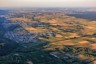 Ortsansicht an der Bergstraße aus Norden in Laudenbach im Bundesland Baden-Württemberg, Deutschland