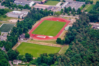 Schrägluftbild von Fussballstadion des SV Rülzheim 1920 eV im Bundesland Rheinland-Pfalz, Deutschland