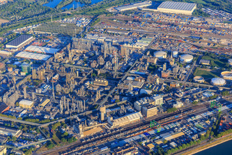 Ortsteil BASF in Ludwigshafen am Rhein im Bundesland Rheinland-Pfalz, Deutschland von oben