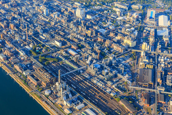 Ortsteil BASF in Ludwigshafen am Rhein im Bundesland Rheinland-Pfalz, Deutschland aus der Drohnenperspektive