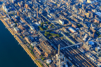Ortsteil BASF in Ludwigshafen am Rhein im Bundesland Rheinland-Pfalz, Deutschland von der Drohne aus gesehen