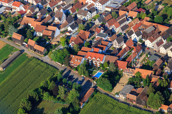 Pool des Hotel Restaurant Krone im Ortsteil Hayna in Herxheim bei Landau im Bundesland Rheinland-Pfalz, Deutschland