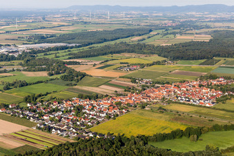 Erlenbach bei Kandel von Nordosten im Bundesland Rheinland-Pfalz, Deutschland