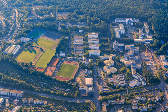Sportplätze der TSG Turn- und Sportgemeinde 1861 Kaiserslautern e. V. an der Universität RPTU Kaiserslautern-Landau im Bundesland Rheinland-Pfalz, Deutschland