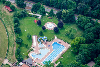 Herxheim, Waldfreibad in Herxheim bei Landau im Bundesland Rheinland-Pfalz, Deutschland