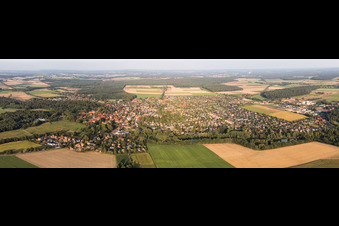 Panorama Perspektive Ortsansicht der Straßen und Häuser der Wohngebiete in Ebstorf im Bundesland Niedersachsen, Deutschland