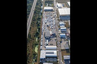 Ausstellung des Wohnmobilhändlers Freizeit-Center Albrecht GmbH Co. KG in Winsen (Luhe) im Ortsteil Luhdorf im Bundesland Niedersachsen, Deutschland