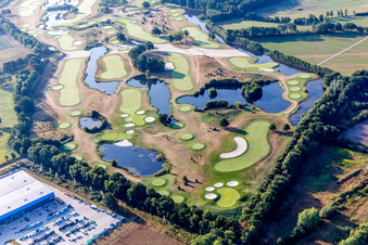 Luftbild von Gelände des Golfplatz Green Eagle Golf Courses in Winsen (Luhe) im Ortsteil Luhdorf im Bundesland Niedersachsen, Deutschland