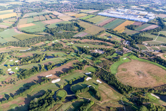 Gelände des Golfplatz Green Eagle Golf Courses in Winsen (Luhe) im Ortsteil Luhdorf im Bundesland Niedersachsen, Deutschland von einer Drohne aus