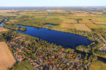 Luftbild von Camping Lanzer See in Basedow im Bundesland Schleswig-Holstein, Deutschland