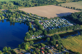 Luftaufnahme von Camping Lanzer See in Basedow im Bundesland Schleswig-Holstein, Deutschland