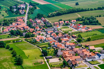 Dorf von Westen in Hergersweiler im Bundesland Rheinland-Pfalz, Deutschland