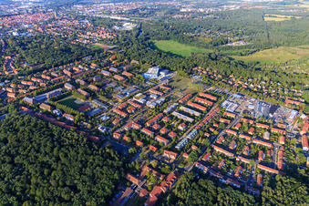 Leuphana Universität Lüneburg aus Südwesten im Ortsteil Bockelsberg im Bundesland Niedersachsen, Deutschland