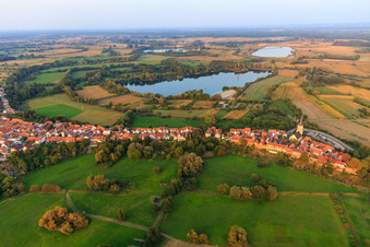 Luftbild von Ludwigstraße und Hinterstädl von Westen in Jockgrim im Bundesland Rheinland-Pfalz, Deutschland