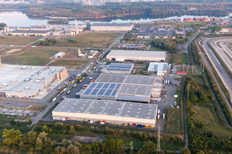 Drohnenbild von Wörth am Rhein, Industriegebiet Oberwald im Bundesland Rheinland-Pfalz, Deutschland