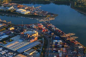 Hafen Germersheim mit DP World Intermodal GmbH im Bundesland Rheinland-Pfalz, Deutschland