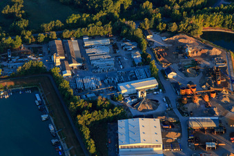 Dyckerhoff Beton GmbH & Co. KG am Hafen in Germersheim im Bundesland Rheinland-Pfalz, Deutschland