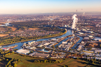 Rheinauhafen in Mannheim im Bundesland Baden-Württemberg, Deutschland von der Drohne aus gesehen