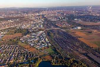 Güterbahnhof im Ortsteil Rheinau in Mannheim im Bundesland Baden-Württemberg, Deutschland